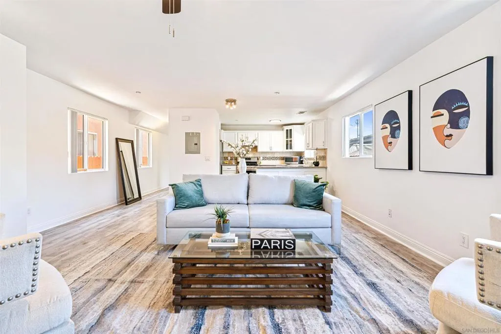 2418 W Lincoln St, Long Beach, California 90810 home-pic-3